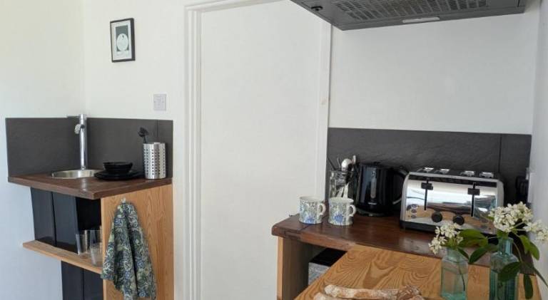 Holiday apartment with yard — photo 4