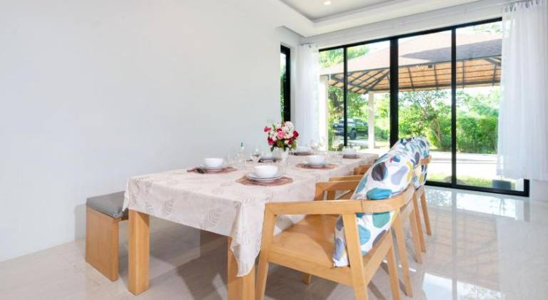 Villa with pool & garden — photo 5