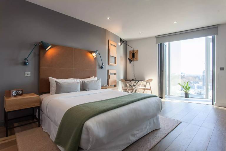 Studio flat Ealing