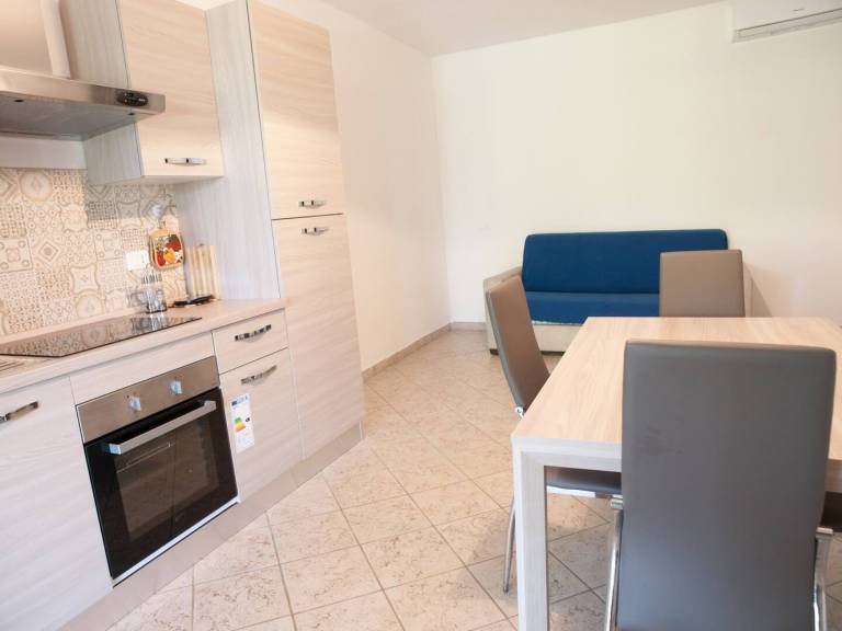 Farmhouse 'Bilocale Vicino Al Mare' with Private Garden, Wi-Fi and Air Conditioning — photo 2