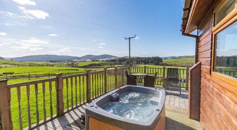 Chalet with jacuzzi in Perth