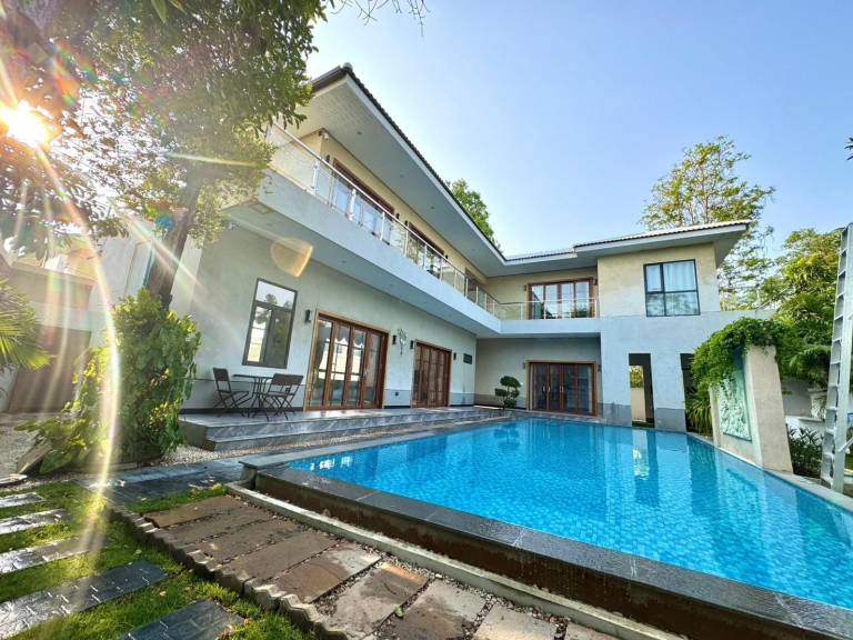 Villa with 5 rooms for 10 persons — photo 4