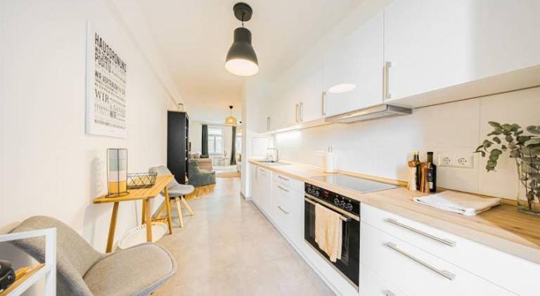 Stylisches zentrales City-Apartment mit 2 Balkonen — photo 2