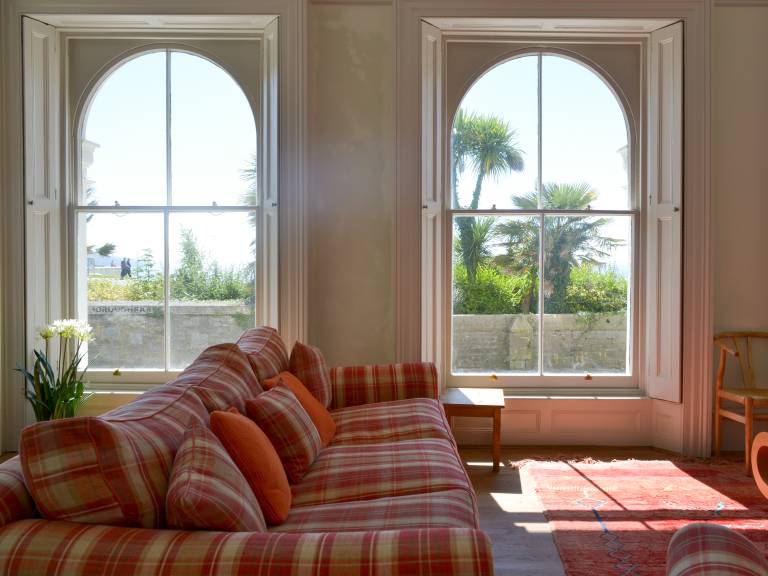 Cottage with patio | Beach view — photo 2