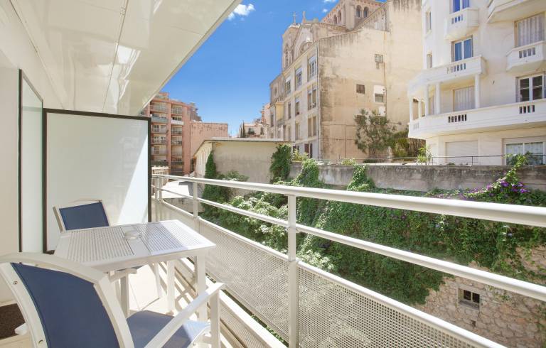 Children-friendly studio with patio | City view | Next to the beach | Dogs allowed — photo 3