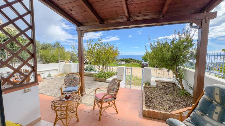 Holiday apartment with patio | Beach view — photo 4