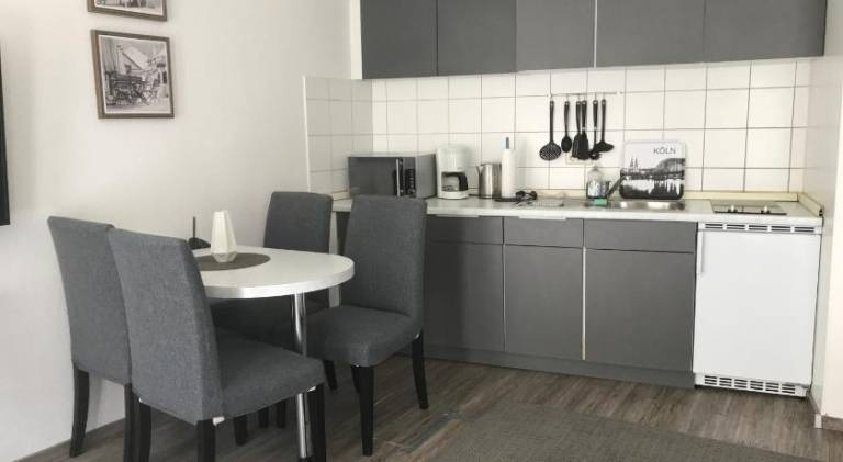 Charming apartment | Close to Cologne Cathedral | Pets are welcome — photo 2