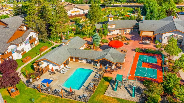 Pleasant vacation home with hot tub | Mountain view | Dogs allowed — photo 5