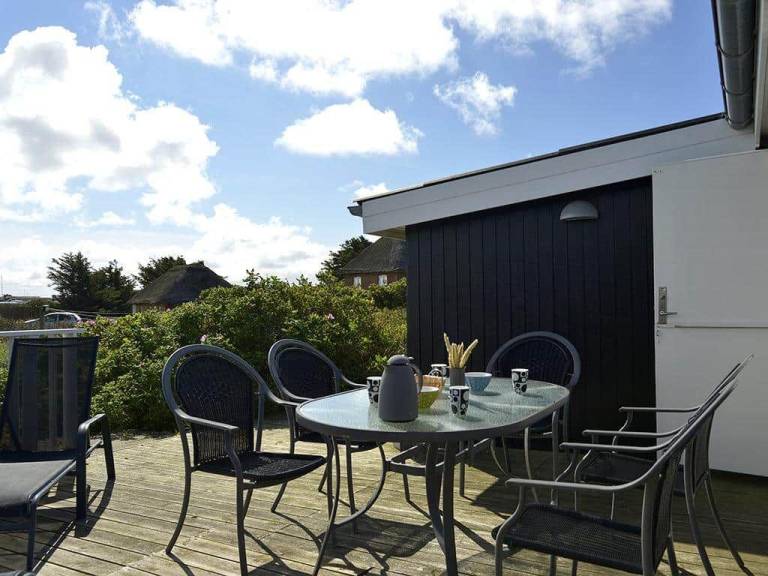 Vacation home with terrace | Beach nearby | Pets are welcome — photo 3