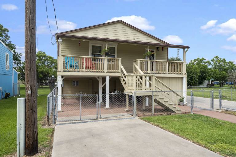 House  Bacliff