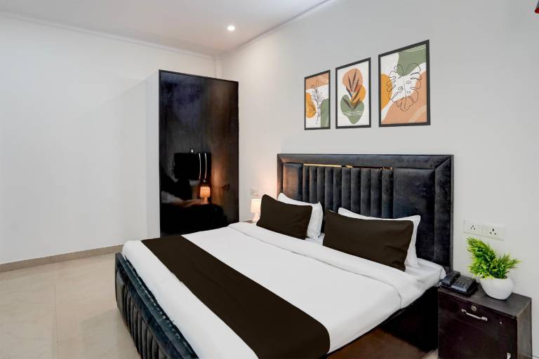 Super Townhouse Sector 53 Golf Course Road — photo 2