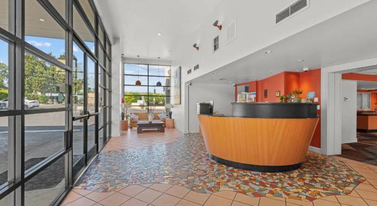 Vagabond Inn Executive Old Town — photo 4