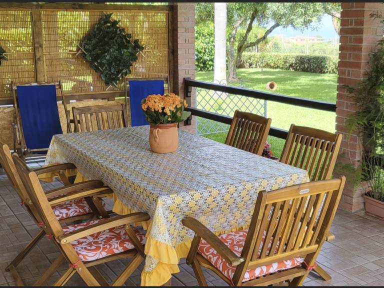 Rental apartment with BBQ, terrace & garden — photo 4