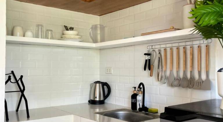 Serviced apartment with patio & yard — photo 4