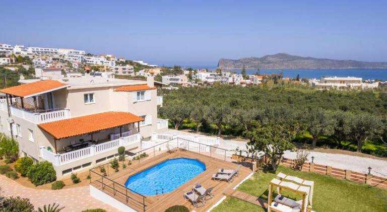 Casa de philippe with unique Seaview 2' from beach in Chania