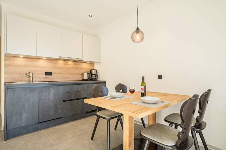 Holiday apartment with barbeque & garden | Mountain view in Lana
