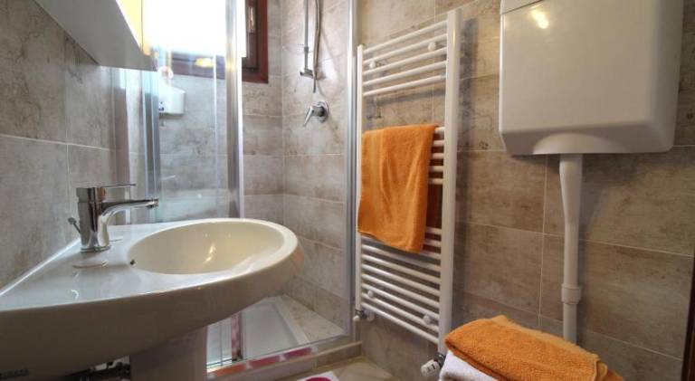 Apartment with pool — photo 2