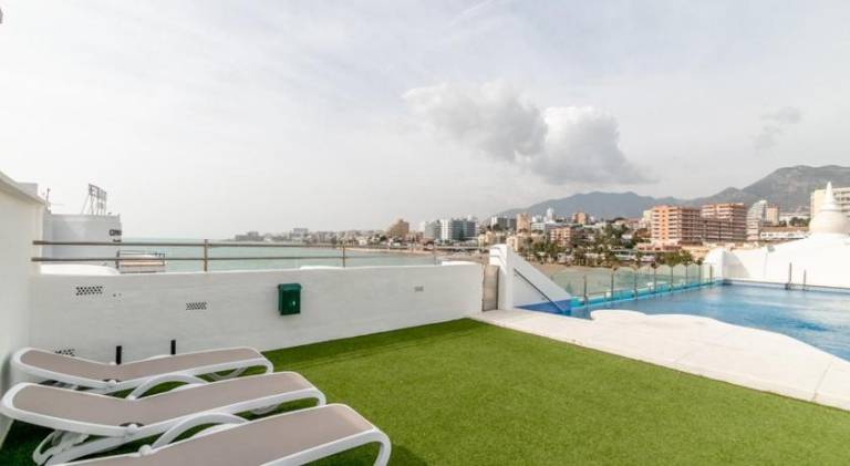 Apartment with pool — photo 2
