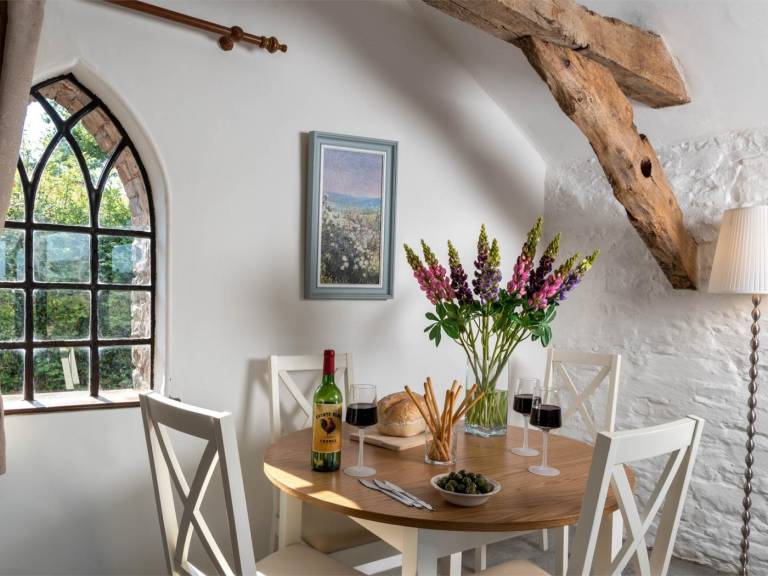 Wonderful cottage with garden | Water view | Pet-friendly in Usk