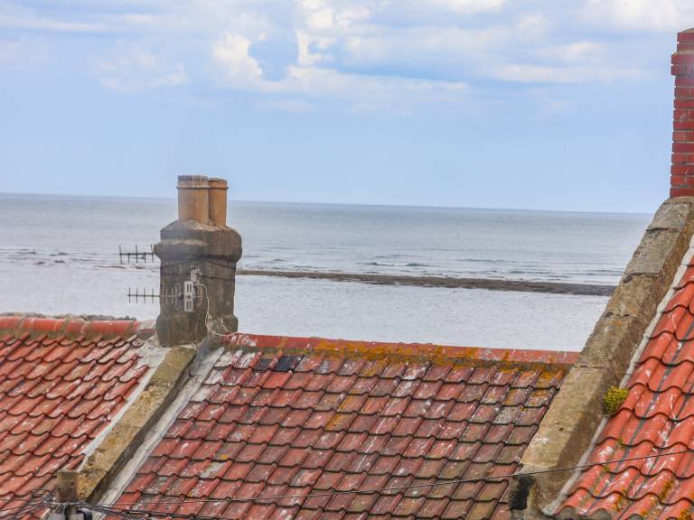 Family-oriented cottage with yard | Beach view | Pets are welcome — photo 2