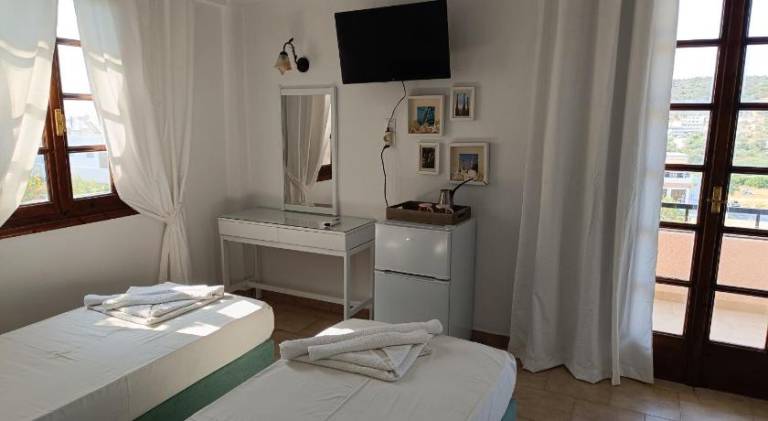 Serviced apartment with garden & terrace — photo 2