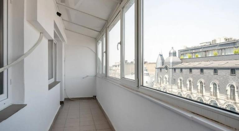 Trendy 2BR on Regina Elisabeta - Balcony with Cismigiu Park Views — photo 4