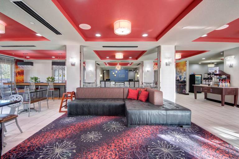 Holiday Inn Express and Suites Oklahoma City North By IHG — photo 2