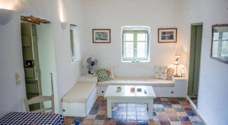 Vacation home with yard & patio in Ios