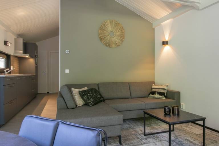 Chalet with heated pool, terrace & yard — photo 4