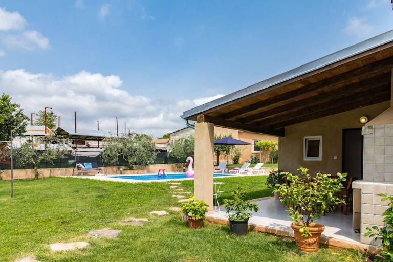 Ferienhaus Šajini