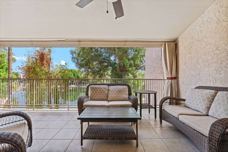 Condo  Lakebrook Villas