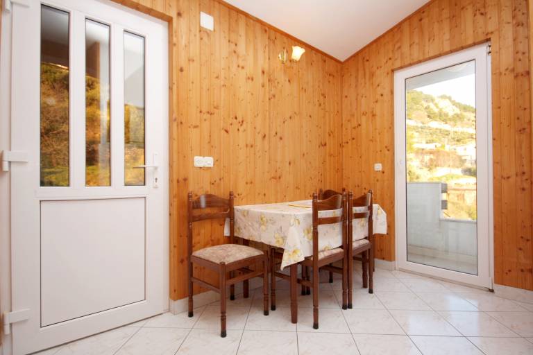 One bedroom apartment with terrace and sea view Pisak, Omiš (A-5975-d) — photo 2