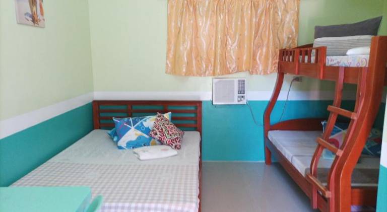 Jay Henry Transient Beach house, A Pagudpud, BLUE LAGOON BEACH — photo 4