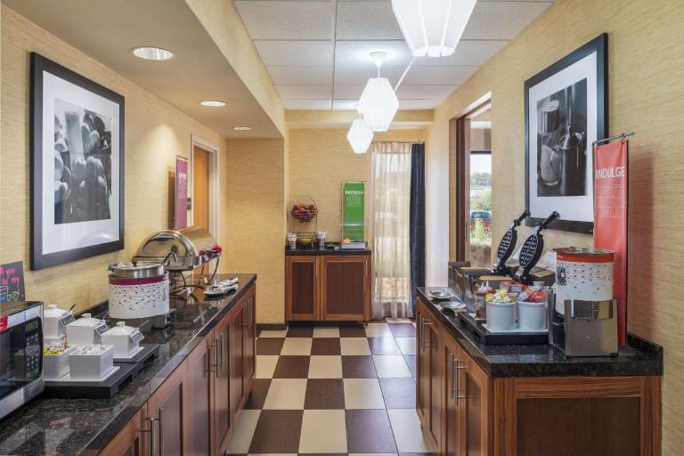 Hampton Inn Columbia — photo 5
