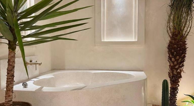 Villa with jacuzzi — photo 5