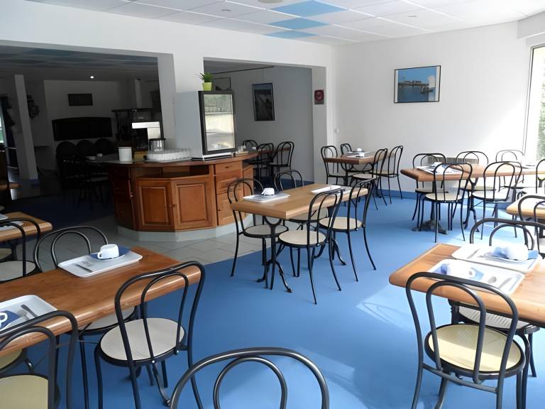 Brit Hotel Confort Gien — photo 4