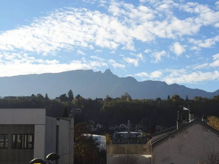 Residence Le Comte Vert - In an annimated neighborhood, studio near the train station! — photo 4