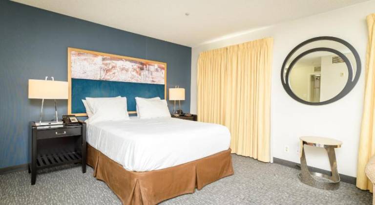 Philadelphia Suites in Philadelphia, PA