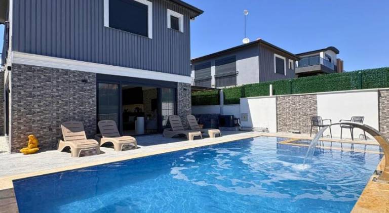 Villa with pool & jacuzzi in Antalya