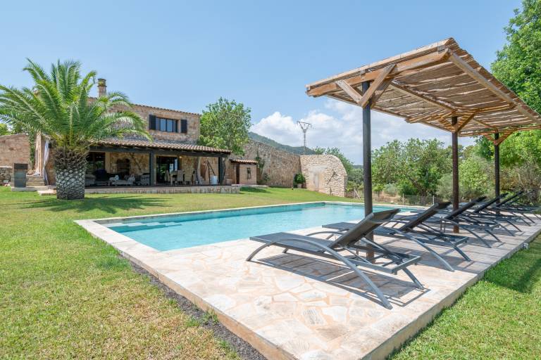 Child-friendly finca with private pool, yard & patio | Garden view | Pets allowed in Felanitx