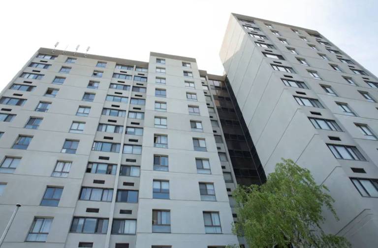 Condo  Strawberry Hill
