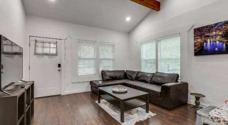Vacation home with 3 rooms for 8 persons in San Antonio, TX