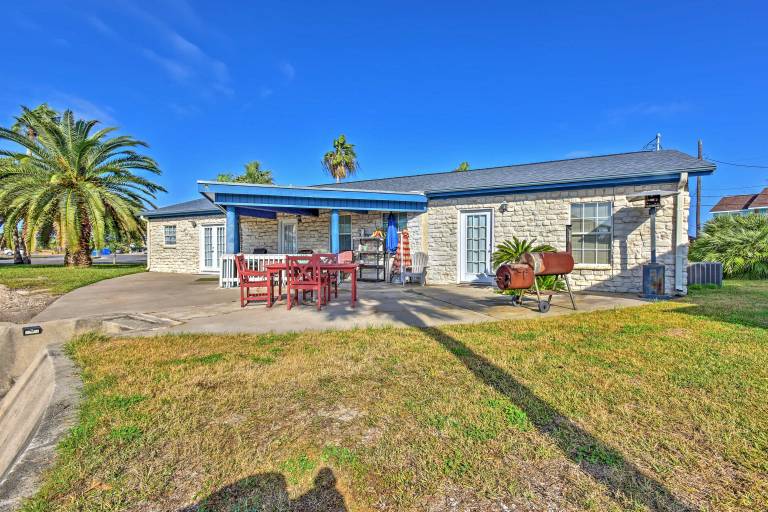 Private Dock, Views: Waterfront Rockport Home! — photo 2