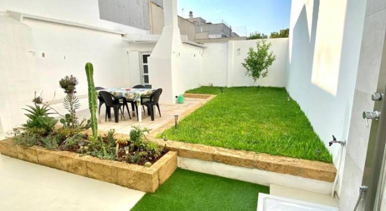 Apartment with 2 rooms for 6 persons in Alezio