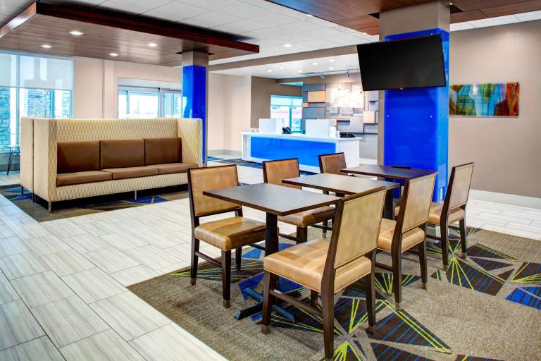 Holiday Inn Express & Suites Coldwater By IHG — photo 2