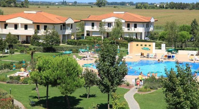 Holiday apartment with pool, garden & patio in Caorle