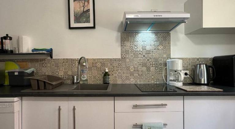 Fully equipped wonderful apartment with yard, patio & barbeque | Perfect for remote work | Pets allowed — photo 3
