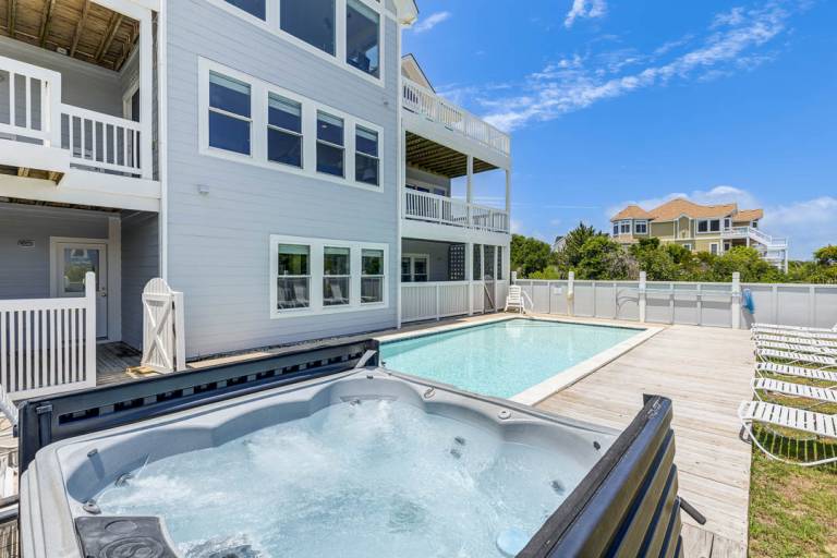 Absolute Paradise 1100 ft from the beach Private Pool, Hot Tub, Dog Friendly Corolla — photo 2