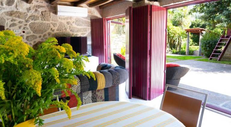 House with hot tub & pool — photo 4