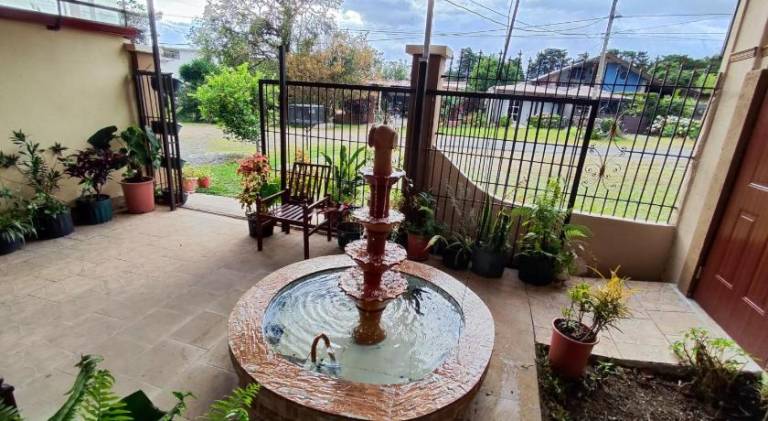 Serviced apartment with garden — photo 4